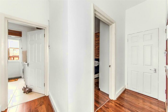 1 Bedroom Apartment For Sale In Belle Vue Park, Thornton Heath, CR7