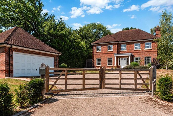 5 Bedroom Detached House For Sale In Starrock Lane, Chipstead, Coulsdon, CR5