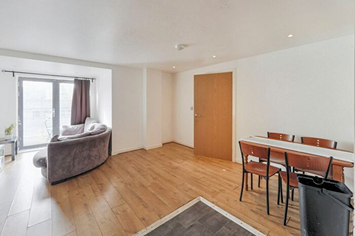 2 Bedroom Flat For Sale In Shakespeare Street, Nottingham, NG1
