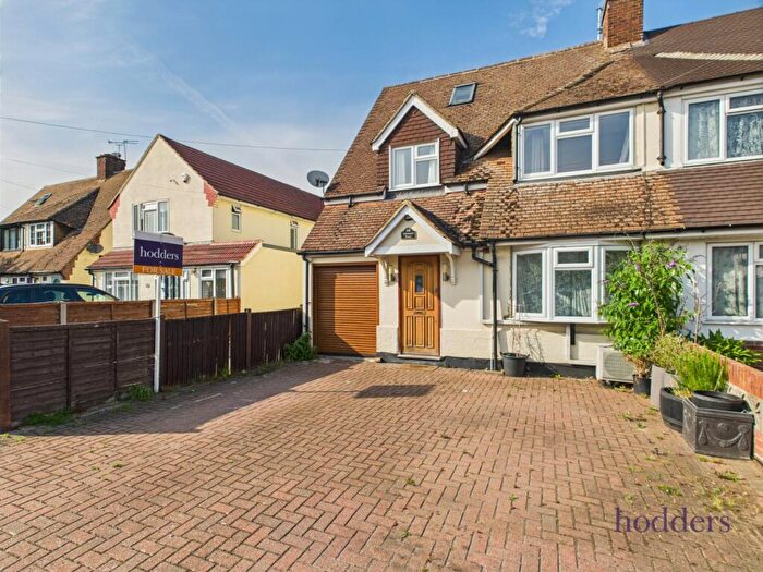 4 Bedroom Semi-Detached House For Sale In Addlestone, Surrey, KT15