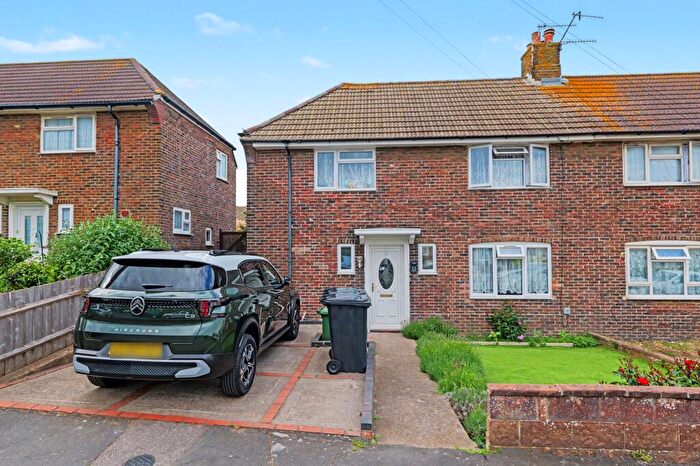 3 Bedroom Semi-Detached House For Sale In St. Michaels Road, Portslade, BN41