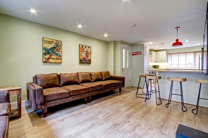 7 Bedroom Terraced House To Rent In Ebberston Terrace, Leeds, LS6