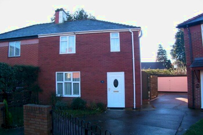 3 Bedroom Terraced House To Rent In Merrivale Road, Exeter, EX4