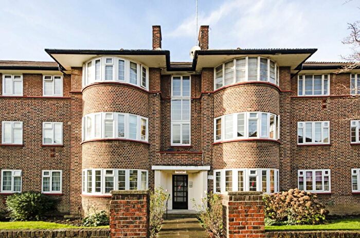 2 Bedroom Flat For Sale In Beaufort Park, Hampstead Garden Suburb, London, NW11