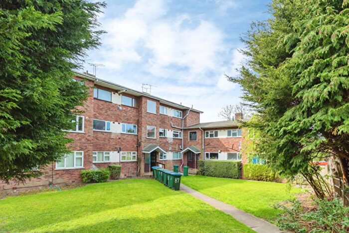 2 Bedroom Flat For Sale In Yewdale Crescent, Coventry, West Midlands, CV2