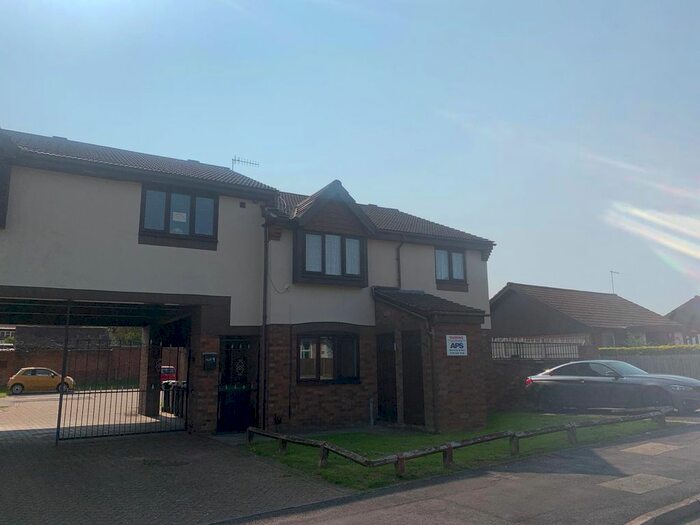 2 Bedroom Property To Rent In Oakash Court, Nuthall, Nottingham NG16