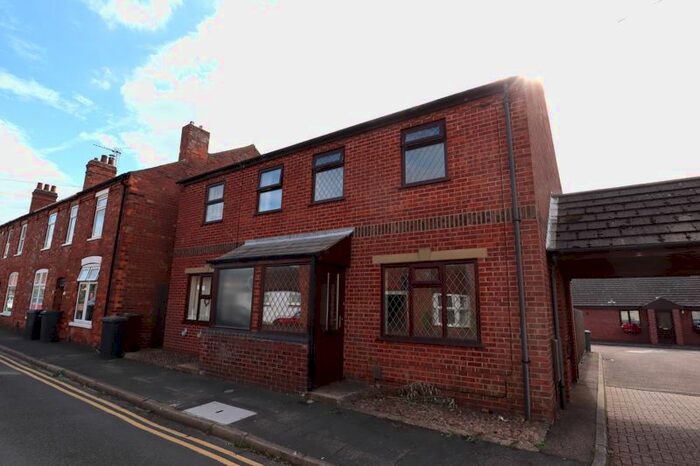 2 Bedroom Semi-Detached House To Rent In Windmill View, Lincoln, LN1