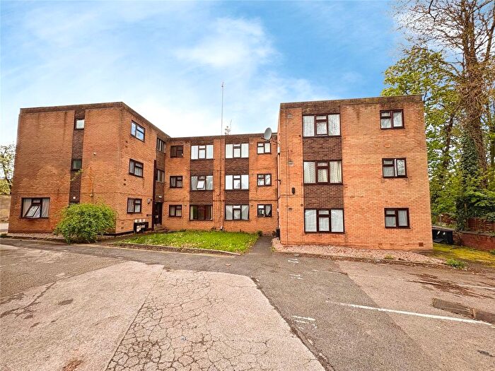 2 Bedroom Flat To Rent In Larches Lane, Wolverhampton, West Midlands, WV3
