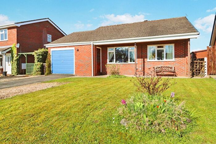 3 Bedroom Detached Bungalow For Sale In Cambrian Avenue, Whittington, Oswestry, SY11