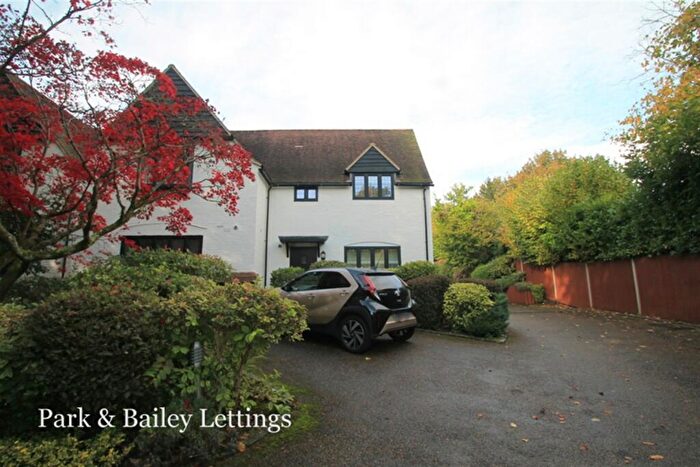 2 Bedroom House To Rent In Bedroom Semi Detached House In Chipstead, CR5