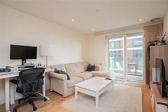 1 Bedroom Apartment For Sale In Duke Of Wellington Avenue, Royal Arsenal, SE18