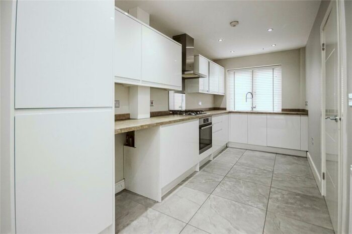 4 Bedroom End Of Terrace House To Rent In Fogarty Park Road, Kingswood, Bristol, BS15