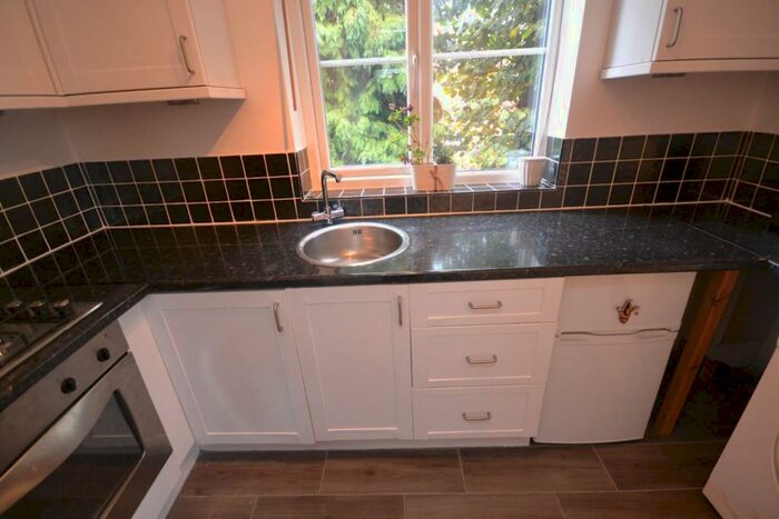 1 Bedroom Apartment To Rent In Send Road, Caversham, Reading, RG4