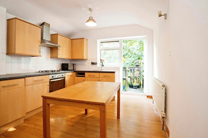 2 Bedroom Apartment To Rent In Lower Cathedral Road, Riverside, CF11