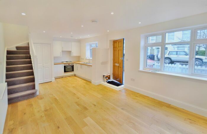 1 Bedroom Terraced House To Rent In Antrobus Road, Chiswick, W4