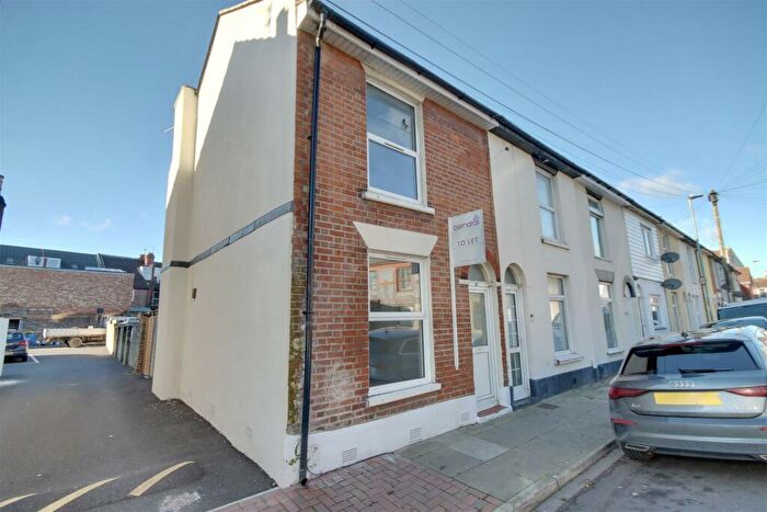 2 Bedroom End Of Terrace House To Rent In St. Stephens Road, Portsmouth, PO2