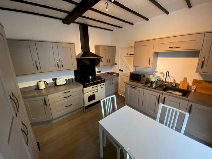 3 Bedroom Cottage To Rent In Peter Street, Rotherham, S61