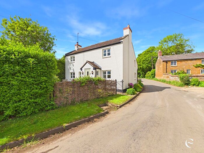 4 Bedroom Detached House For Sale In Ridlington Road, Preston, LE15