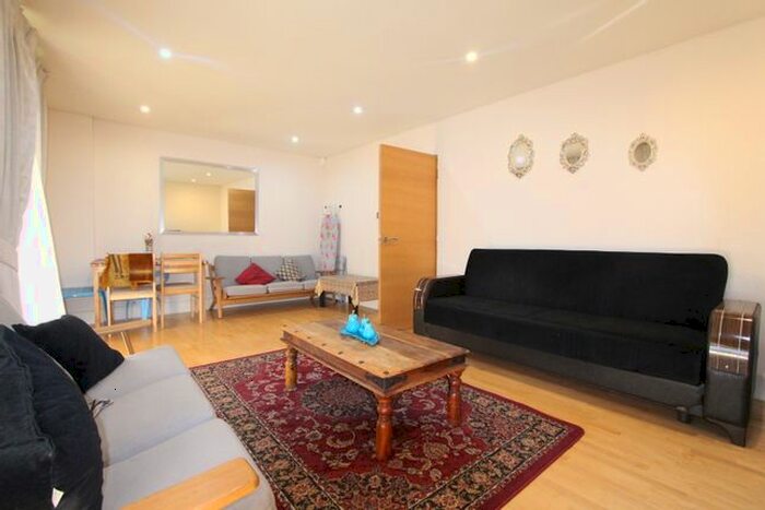 2 Bedroom Flat To Rent In Clarendon Court, Maida Vale, W9