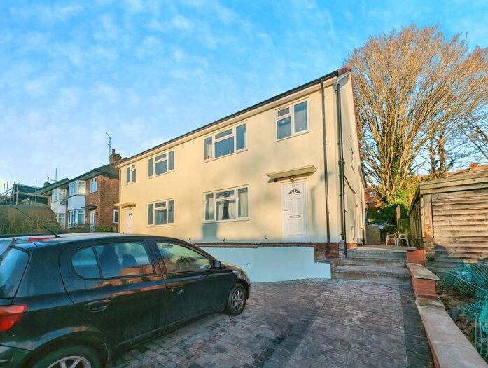 4 Bedroom Apartment To Rent In Micklefield Road, HP13