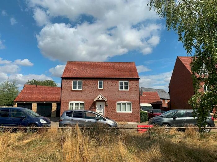 4 Bedroom Detached House To Rent In Goodwood Close, Bicester, OX26