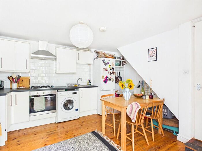 1 Bedroom Apartment To Rent In Cotswold Road, Windmill Hill, Bristol, BS3
