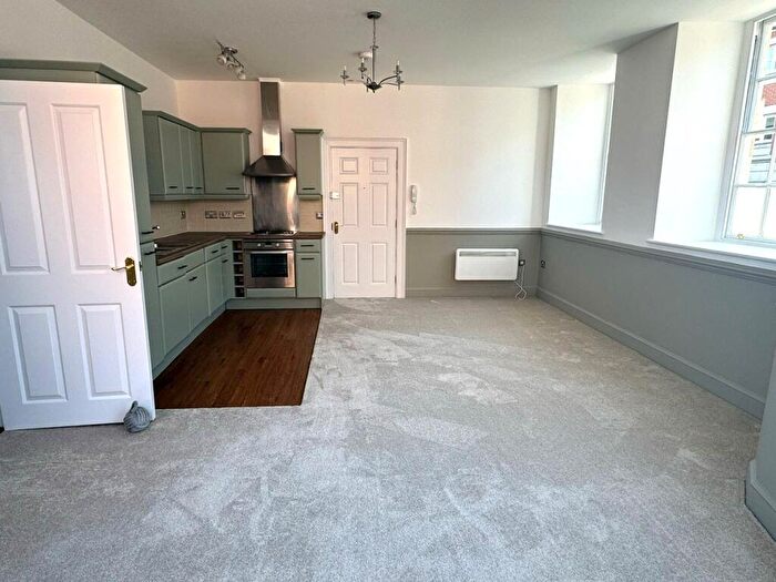 1 Bedroom Apartment For Sale In Cricklade Street, Swindon, SN1