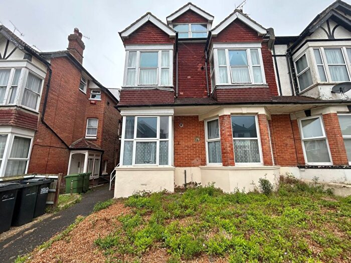 1 Bedroom Flat For Sale In Amherst Road, Bexhill On Sea, TN40