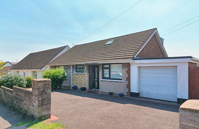 4 Bedroom Detached Bungalow For Sale In St. Annes Avenue, Penarth, CF64
