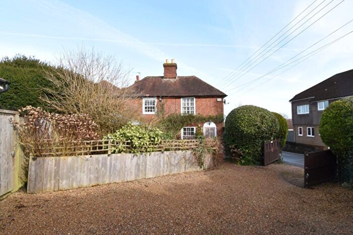 1 Bedroom Cottage For Sale In Headcorn Road, Platts Heath, ME17