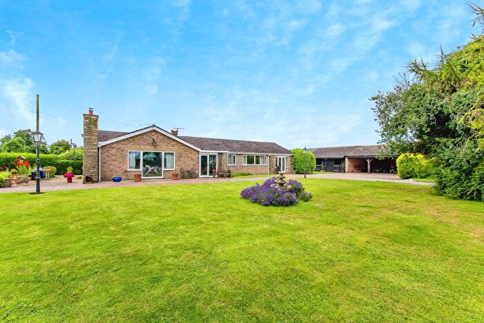 3 Bedroom Bungalow For Sale In Main Road, Holland Fen, Lincoln, Lincolnshire, LN4