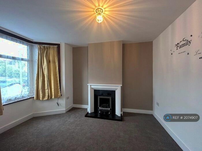 3 Bedroom Terraced House To Rent In St Vincent Road, Dartford, DA1