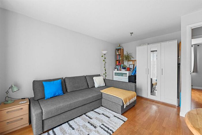 1 Bedroom Flat For Sale In Eastway, Hackney, London, E9