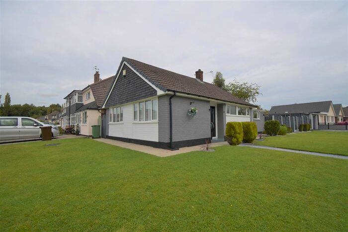 2 Bedroom Detached Bungalow To Rent In Bodmin Road, Astley, Manchester, M29