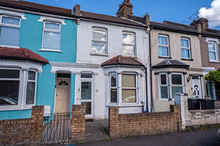 3 Bedroom Terraced House For Sale In Victoria Road, Northfleet, Gravesend, Kent, DA11