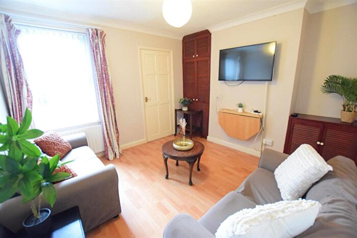 3 Bedroom Terraced House To Rent In Gresham Street - Student House - /, LN1