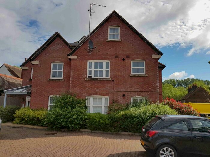 1 Bedroom Flat To Rent In Featherbed Lane, Hemel Hempstead, HP3