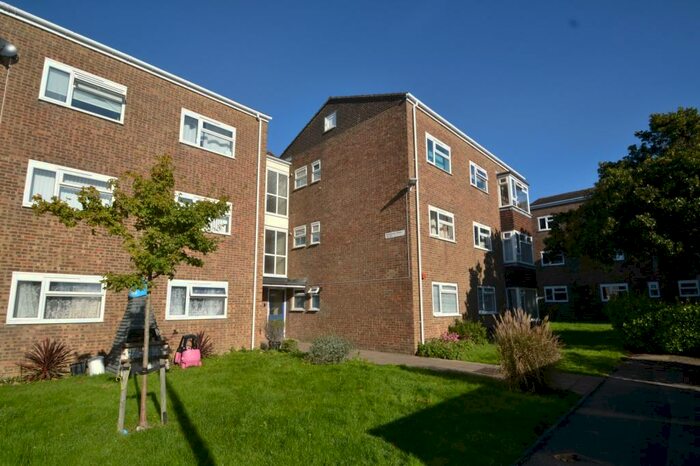 2 Bedroom Flat To Rent In Oakdale, BH15