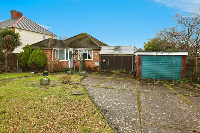 2 Bedroom Bungalow For Sale In Kings Road, Chandlers Ford, Hampshire, SO53