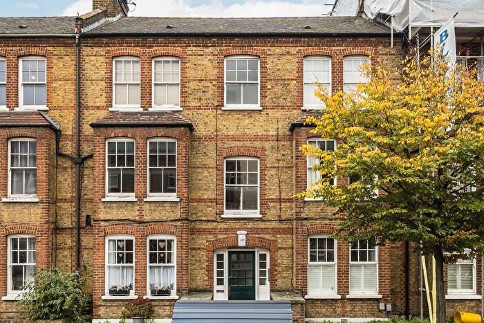2 Bedroom Flat For Sale In Queenstown Road, Diamond Conservation Area, SW8