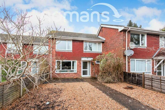 4 Bedroom Terraced House To Rent In Roman Way, Farnham, GU9