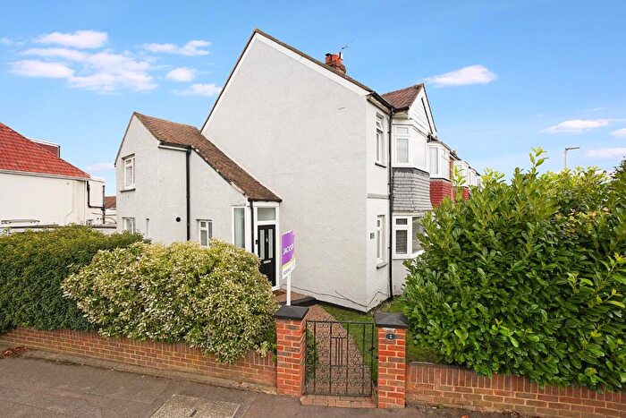 4 Bedroom End Of Terrace House For Sale In The Chase, Gillingham, ME8