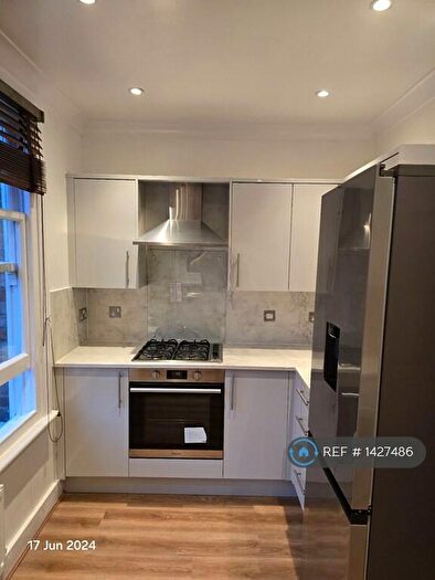 2 Bedroom Flat To Rent In High Street, Kingston Upon Thames, KT1