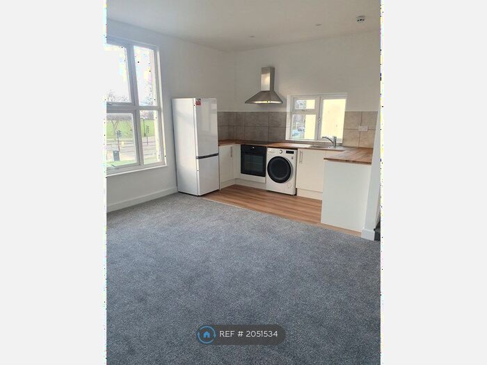 2 Bedroom Flat To Rent In Midland Road, Gloucester, GL1