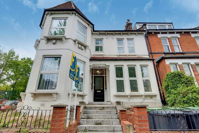 1 Bedroom Flat To Rent In Stapleton Hall Road, Stroud Green, London, N4