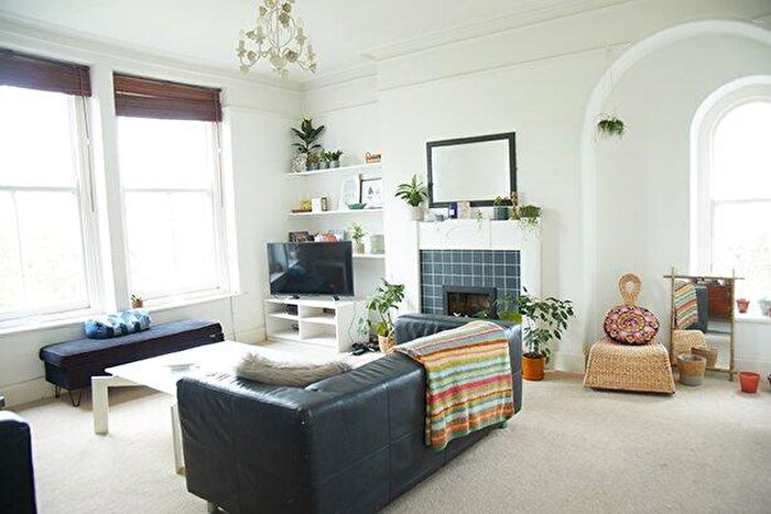 4 Bedroom Flat To Rent In Woodland Terrace, Leeds, West Yorkshire, Uk, LS7