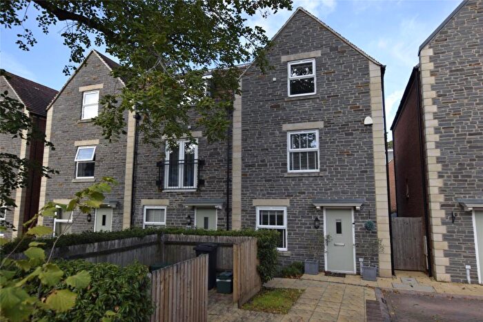 4 Bedroom End Of Terrace House For Sale In Richmond Grove, Mangotsfield, Bristol, Gloucestershire, BS16