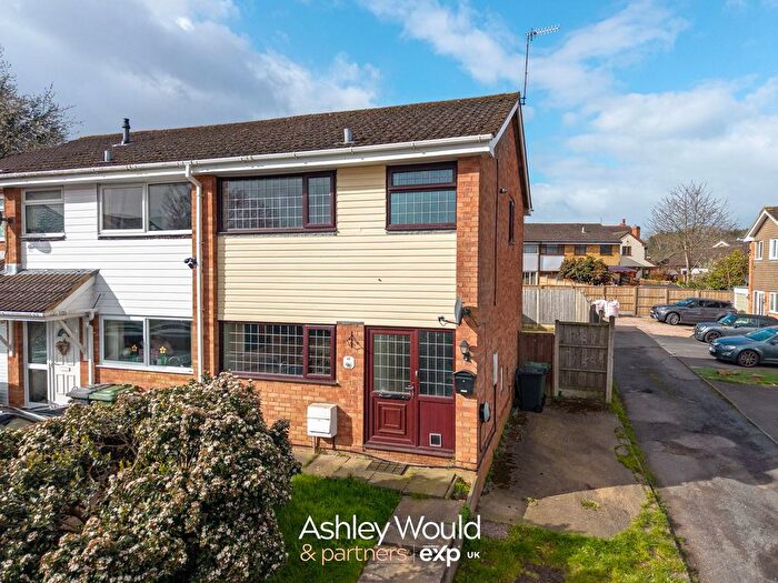 3 Bedroom Semi Detached House For Sale In Cherry Tree Walk, Stourport-On-Severn, DY13