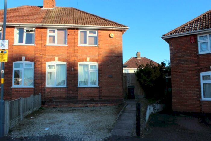 3 Bedroom Semi-Detached House To Rent In Stanway Grove, Kingstanding, Birmingham, B44