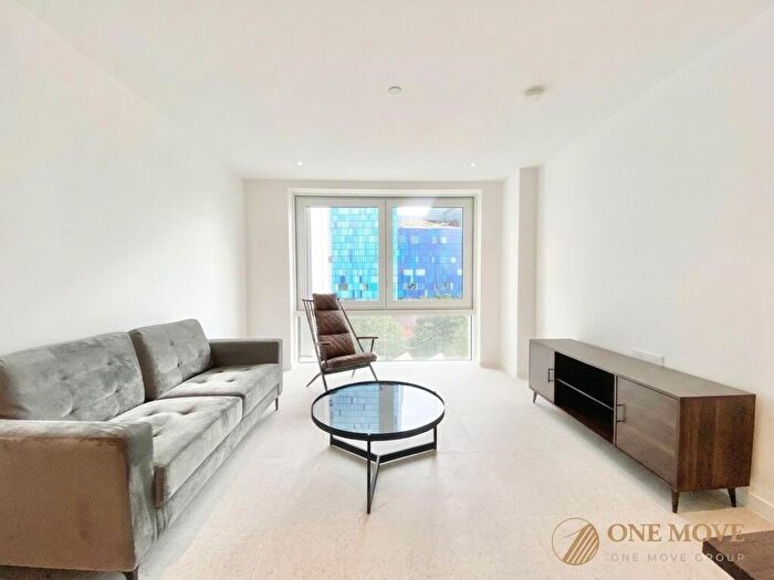 2 Bedroom Flat To Rent In The Silk District, London, E1